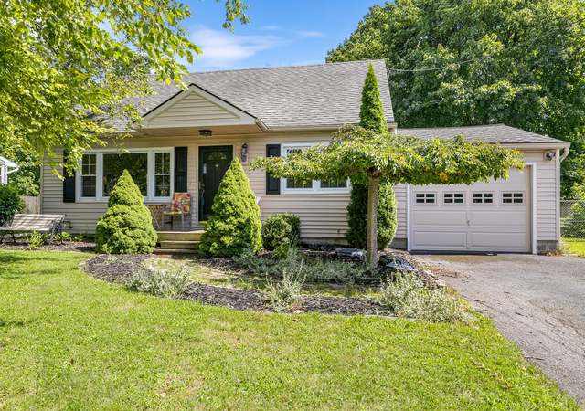 Photo of 122 Bennett Rd, Camillus, NY 13031