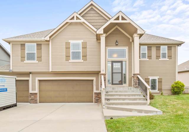Photo of 13503 Forest Oaks Dr, Smithville, MO 64089