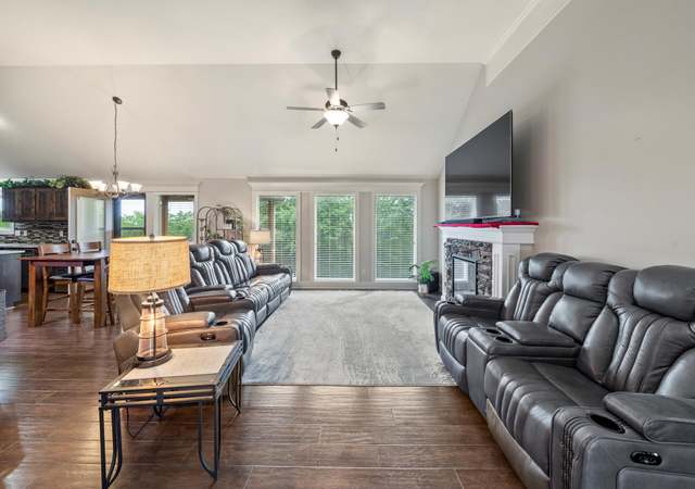 Photo of 13503 Forest Oaks Dr, Smithville, MO 64089