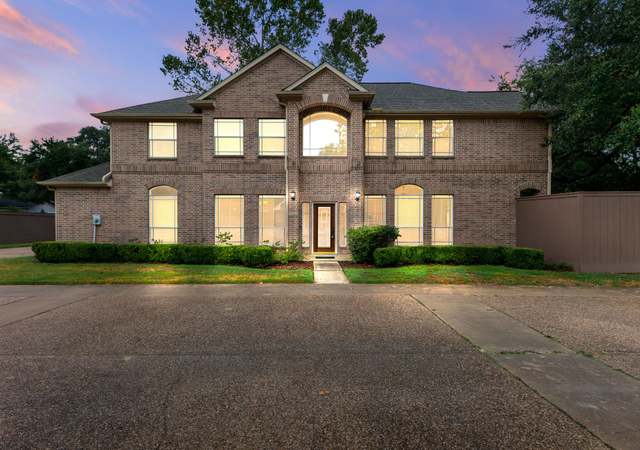Property at 7615 Brae Acres Ct, Houston, TX 77074, 3 beds, 2.5 baths