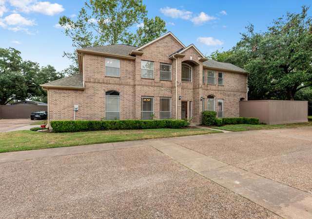 Photo of 7615 Brae Acres Ct, Houston, TX 77074