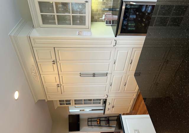 Property at 371 Madison Dr, Streamwood, IL 60107, 4 beds, 3.5 baths