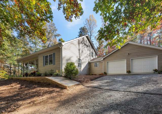 Property at 390 Hollow Wood Ln, Tryon, NC 28782, 3 beds, 2.5 baths