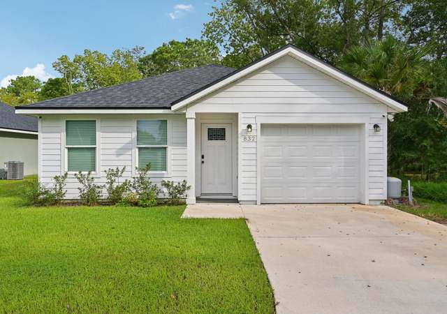 Property at 832 W 10th St, St. Augustine, FL 32084, 3 beds, 2 baths