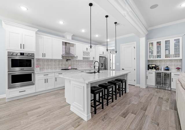 Property at 91 Wyndemere Dr, Montgomery, TX 77356, 4 beds, 3 baths