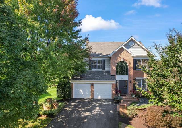 Photo of 10802 Crippen Vale Ct, Reston, VA 20194