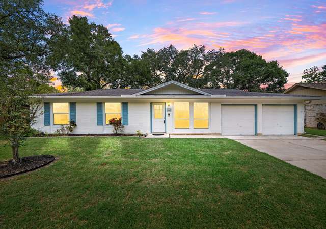 Property at 1102 W Flamingo Dr, Seabrook, TX 77586, 3 beds, 2 baths