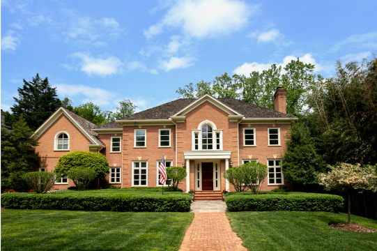 brown house front yard